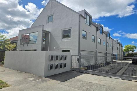 Photo of property in Hagley Mews, 2/454 Hagley Avenue, Christchurch Central, Christchurch, 8011