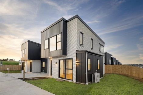 Photo of property in 37 Paina Crescent, Massey, Auckland, 0614