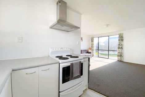Photo of property in 28 Sturdee Road, Manurewa, Auckland, 2102
