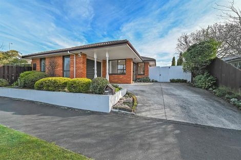 Photo of property in 22 Lake Terrace Road, Burwood, Christchurch, 8061