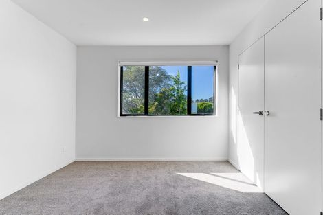 Photo of property in 11/9 Schnapper Rock Road, Greenhithe, Auckland, 0632