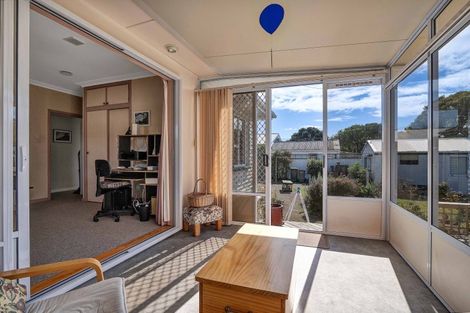 Photo of property in 125 Seaview Road, Westown, New Plymouth, 4310