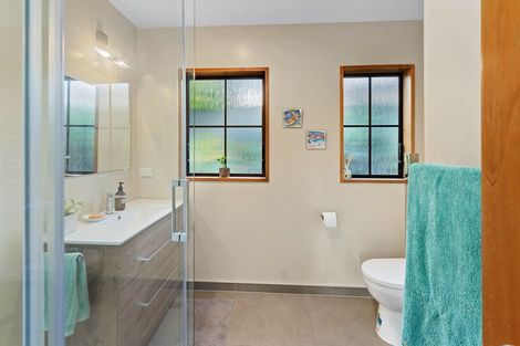 Photo of property in 11 Fleetwood Grove, Waikanae, 5036