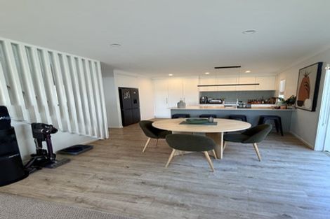 Photo of property in 92 Pallida Crescent, Papamoa Beach, Papamoa, 3118