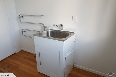Photo of property in 176 Beach Haven Road, Beach Haven, Auckland, 0626