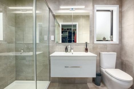 Photo of property in 5a Breakwater Way, Whitby, Porirua, 5024