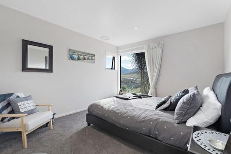 Photo of property in 9 Mckellar Drive, Jacks Point, Queenstown, 9371
