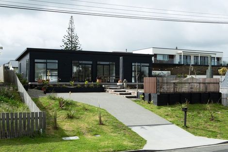 Photo of property in 44 Moana Street, Otaki Beach, Otaki, 5512