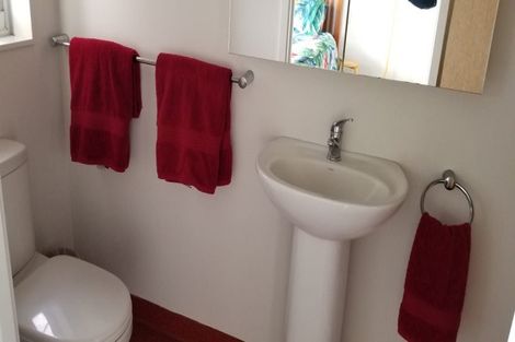Photo of property in 21 Arden Place, Oakura, 4314