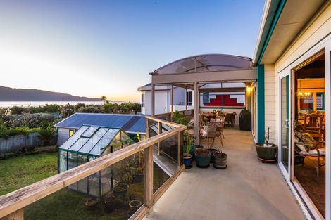 Photo of property in 19 Manly Street, Paraparaumu Beach, Paraparaumu, 5032