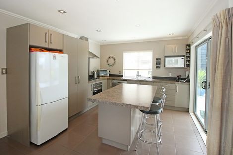 Photo of property in 23 Rosalie Terrace, Kelvin Grove, Palmerston North, 4414