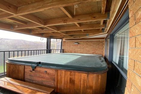 Photo of property in 39 Lansell Drive, East Tamaki Heights, Auckland, 2016