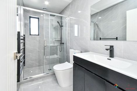 Photo of property in 4a Romney Place, Manurewa, Auckland, 2102