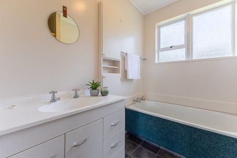 Photo of property in 13 Hicks Crescent, Waikanae Beach, Waikanae, 5036