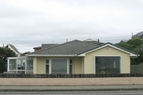 Photo of property in 89 Marine Parade, Paraparaumu Beach, Paraparaumu, 5032
