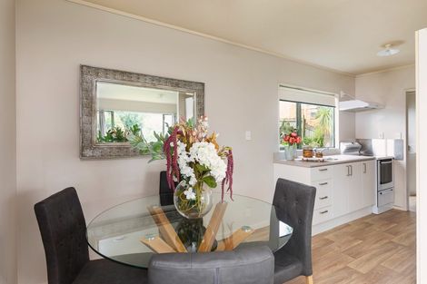 Photo of property in 12 Kelkirk Street, Kelston, Auckland, 0602