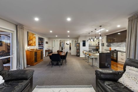 Photo of property in 3 Silicon Way, Fitzherbert, Palmerston North, 4410