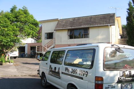 Photo of property in 2/35 Sandiacre Way, Browns Bay, Auckland, 0630