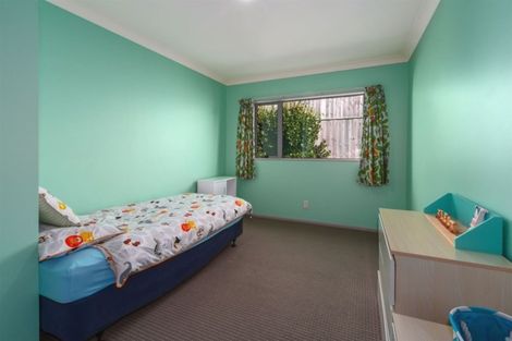 Photo of property in 2 Gennaker Lane, Whitby, Porirua, 5024