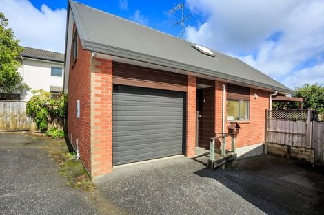 Photo of property in 37 Fields Parade, Oteha, Auckland, 0632