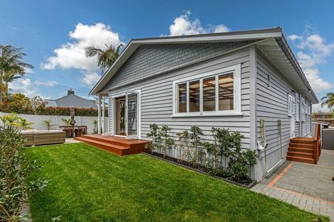 Photo of property in 24 Norwood Road, Bayswater, Auckland, 0622