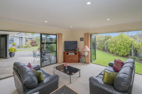 Photo of property in 24 Heritage Close, Whitianga, 3510