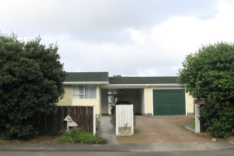 Photo of property in 16 Fenside Street, Waikanae Beach, Waikanae, 5036