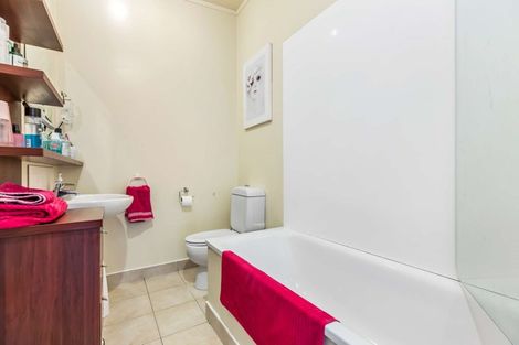 Photo of property in 2/150 Chapel Road, Flat Bush, Auckland, 2019