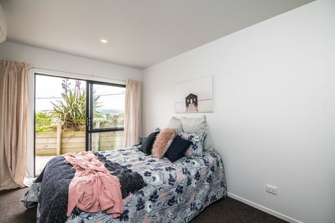 Photo of property in 106b Glanmire Road, Newlands, Wellington, 6037