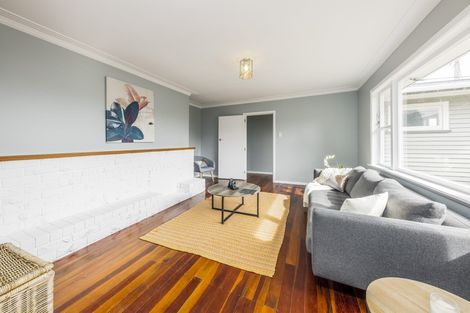 Photo of property in 37 Edmonton Road, Henderson, Auckland, 0612