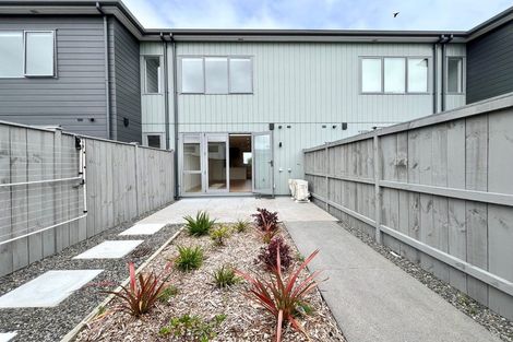 Photo of property in 10 Park Green Avenue, Rosehill, 2113
