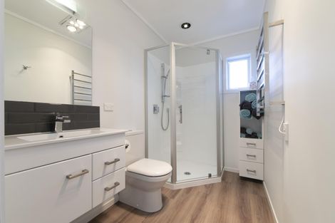 Photo of property in 29 Maude Street, Riverhead, 0820