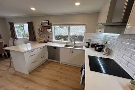 Photo of property in 5b Thurston Place, Bucklands Beach, Auckland, 2012