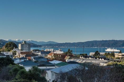 Photo of property in 127 Grant Road, Thorndon, Wellington, 6011
