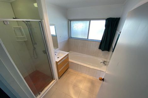 Photo of property in 2 Sherie Place, Howick, Auckland, 2014