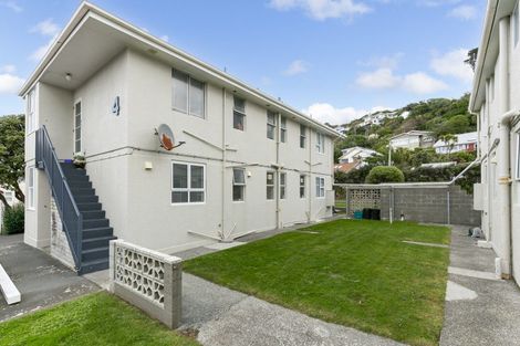 Photo of property in 127u3 Queens Drive, Lyall Bay, Wellington, 6022