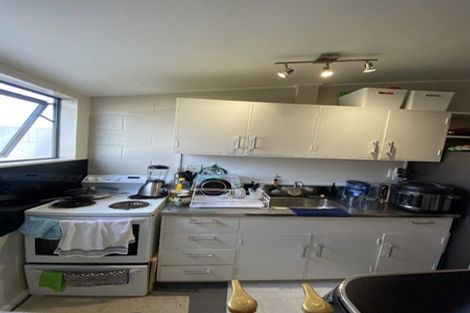 Photo of property in 21f8 Collins Avenue, Tawa, Wellington, 5028
