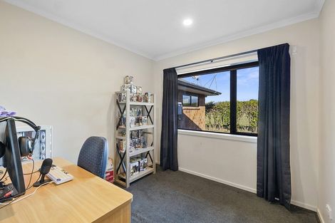 Photo of property in 111 Queens Road, Glen Avon, New Plymouth, 4312