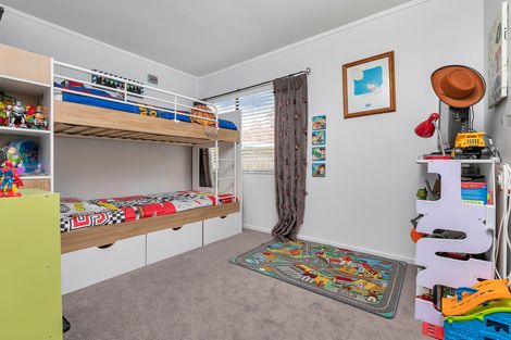 Photo of property in 38 Sailfish Drive, West Harbour, Auckland, 0618