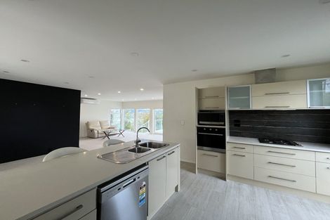 Photo of property in 52 Seaview Road, Paremata, Porirua, 5024