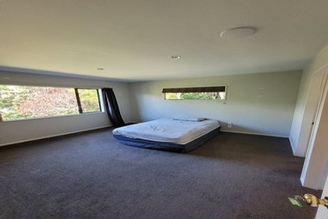 Photo of property in 15b Kinapori Terrace, Newlands, Wellington, 6037