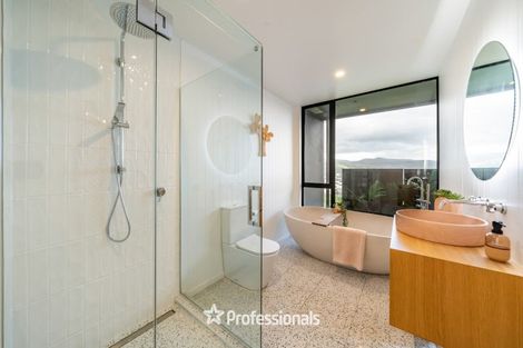 Photo of property in 37 Percy Kinsman Crescent, Riverstone Terraces, Upper Hutt, 5018