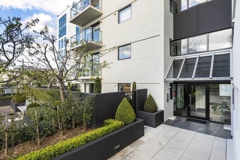 Photo of property in 2/18 Carlton Mill Road, Merivale, Christchurch, 8014