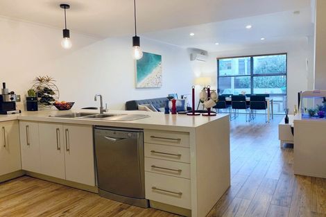 Photo of property in 49 The Track, Takanini, 2112