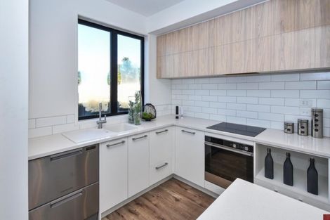 Photo of property in 18 Tapuwae Way, Mangere Bridge, Auckland, 2022