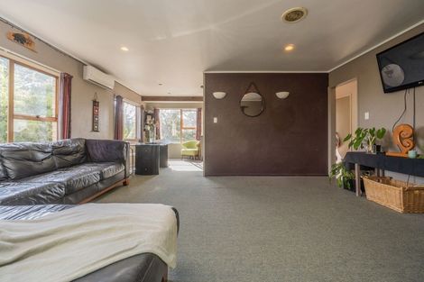 Photo of property in 13 Wirihana Road, Titirangi, Auckland, 0604
