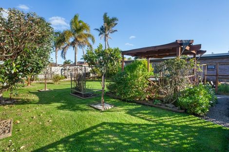 Photo of property in 33 Palm Springs Boulevard, Papamoa Beach, Papamoa, 3118