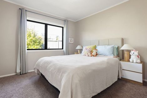 Photo of property in 5 Ruske Place, Grandview Heights, Hamilton, 3200