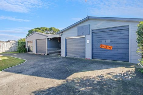 Photo of property in 11 Low Avenue, Foxton Beach, Foxton, 4815