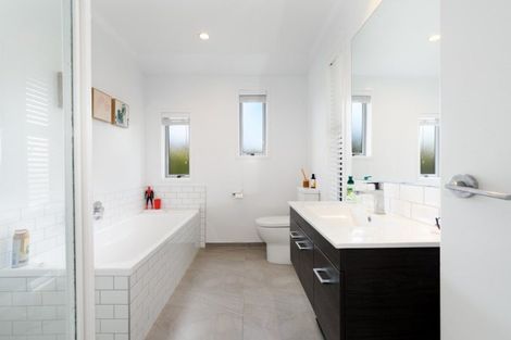 Photo of property in 36 Landing Drive, Pyes Pa, Tauranga, 3112